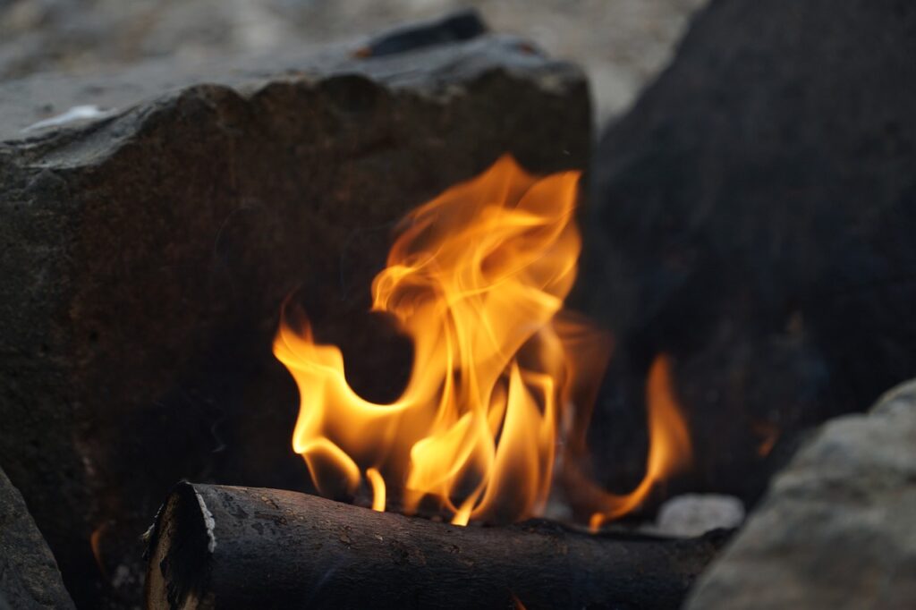 fire, stones, wood-2680396.jpg